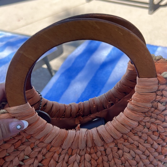 Vintage sak wicker tote w wooden handles good worn condition - Picture 10 of 10